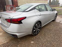 نيسان ألتيما